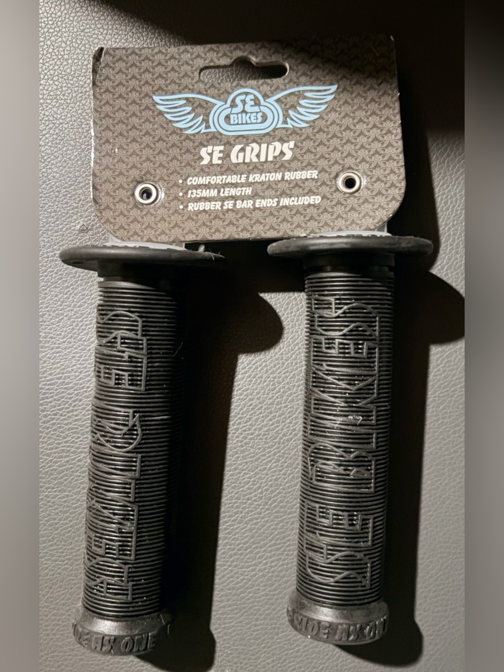 NWT- SE Bikes Black Grips - Comfortable Kraton Rubber Handlebar Grips